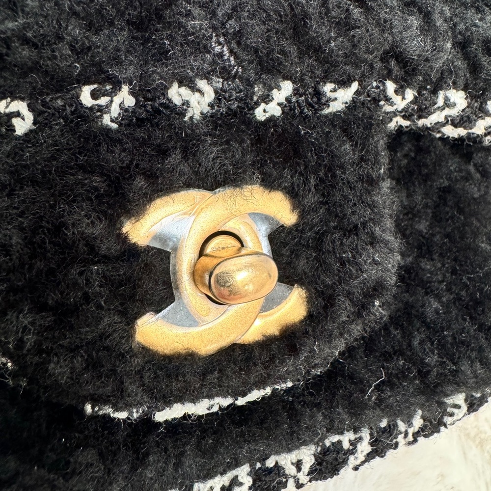 Chanel Tweed Square Mini Classic Flap - Picture 7 of 15
